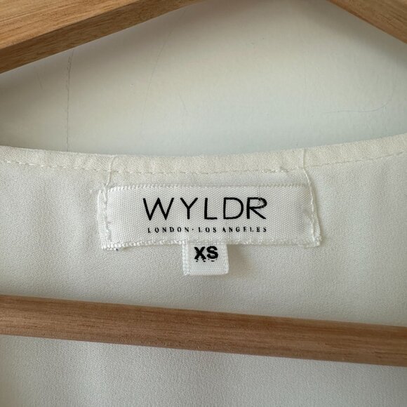 Wyldr XS White Lace Hem Long Sleeve Crop Top With V-Neck & Button Cuffs - Picture 2 of 8